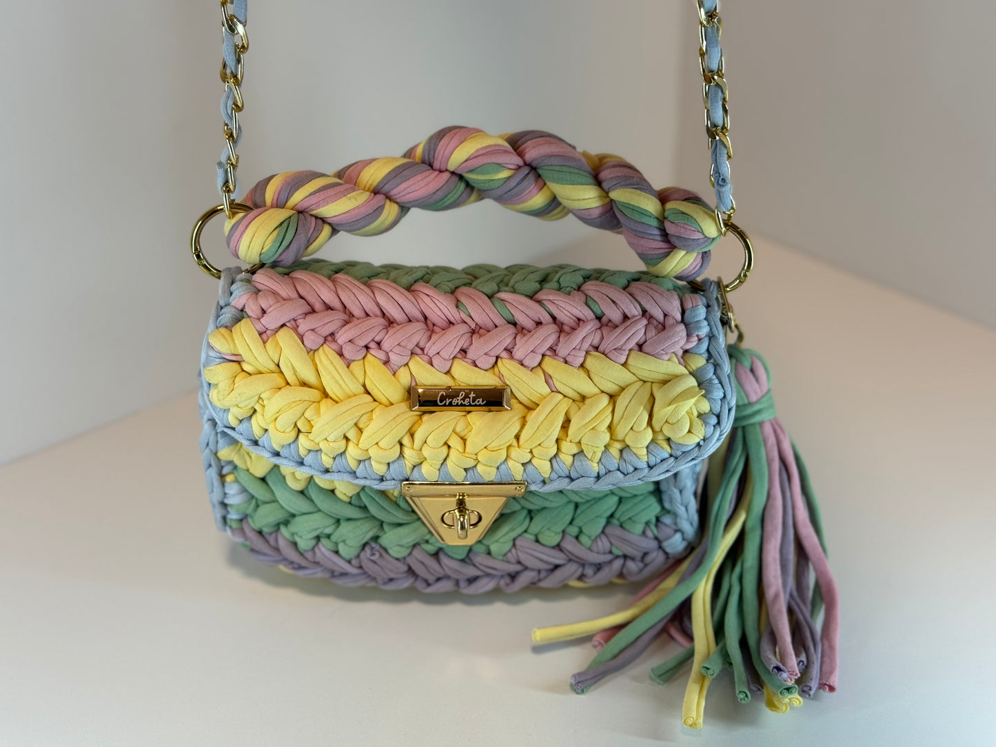 Daisy Clutch