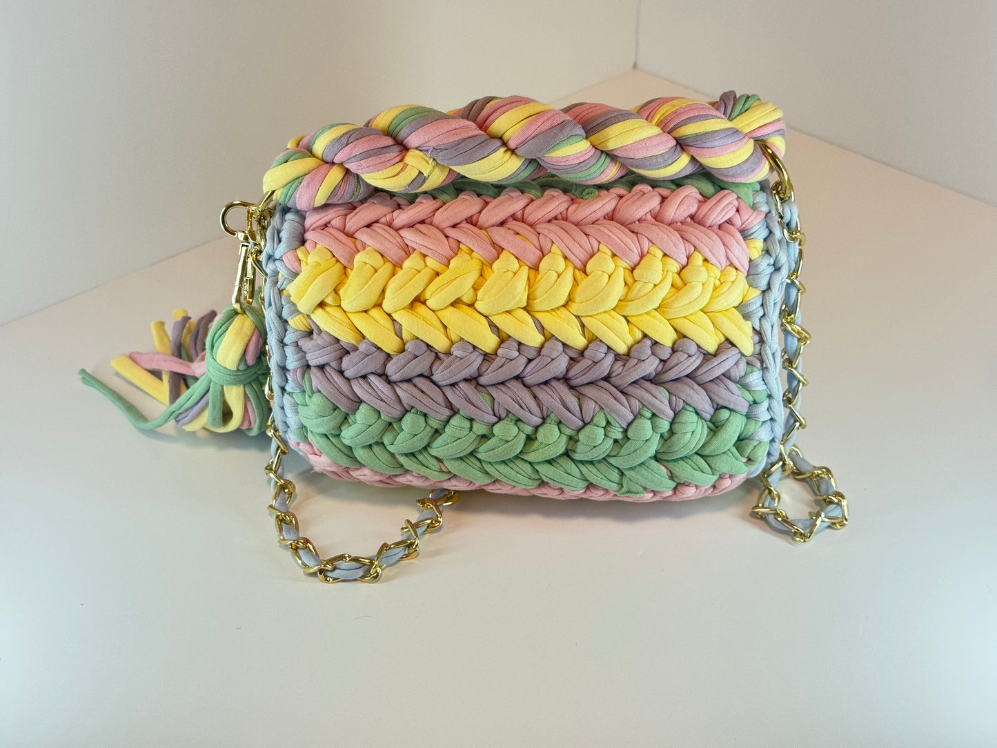 Daisy Clutch